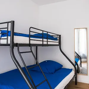 Hostal Maru Living C9